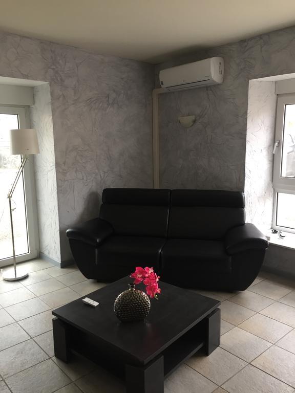 Au Pied De La Roche Apartment ภายนอก รูปภาพ