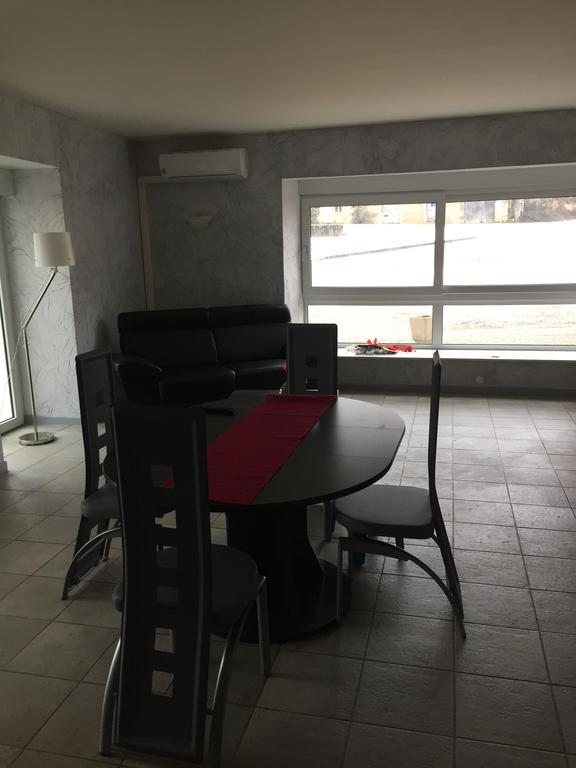 Au Pied De La Roche Apartment ภายนอก รูปภาพ