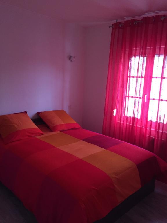 Au Pied De La Roche Apartment ภายนอก รูปภาพ