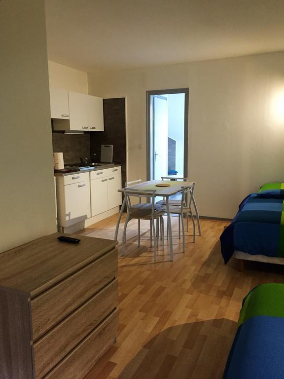Au Pied De La Roche Apartment ภายนอก รูปภาพ
